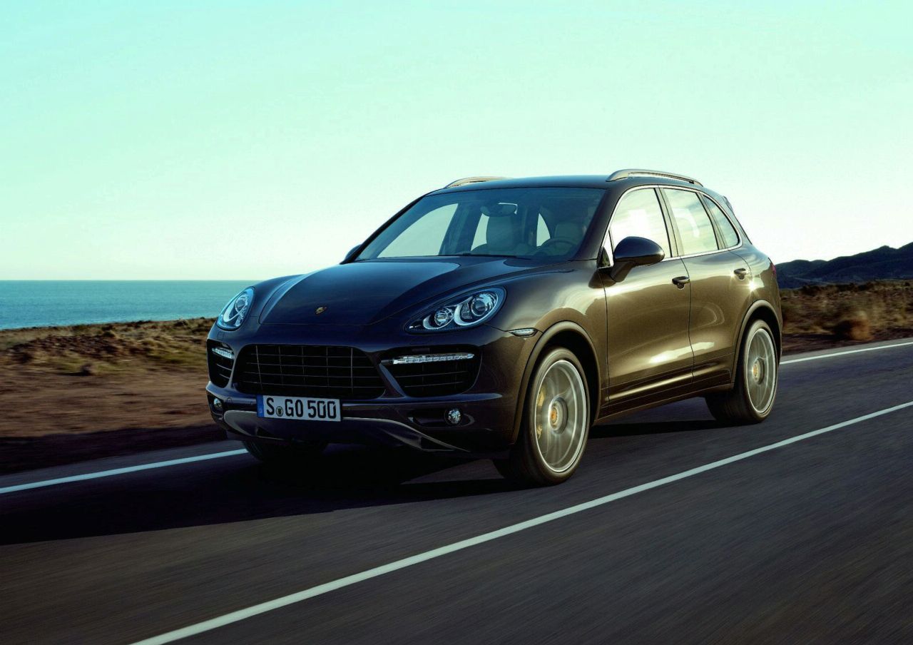 Обзор нового Porsche CayenneS 2011 года.