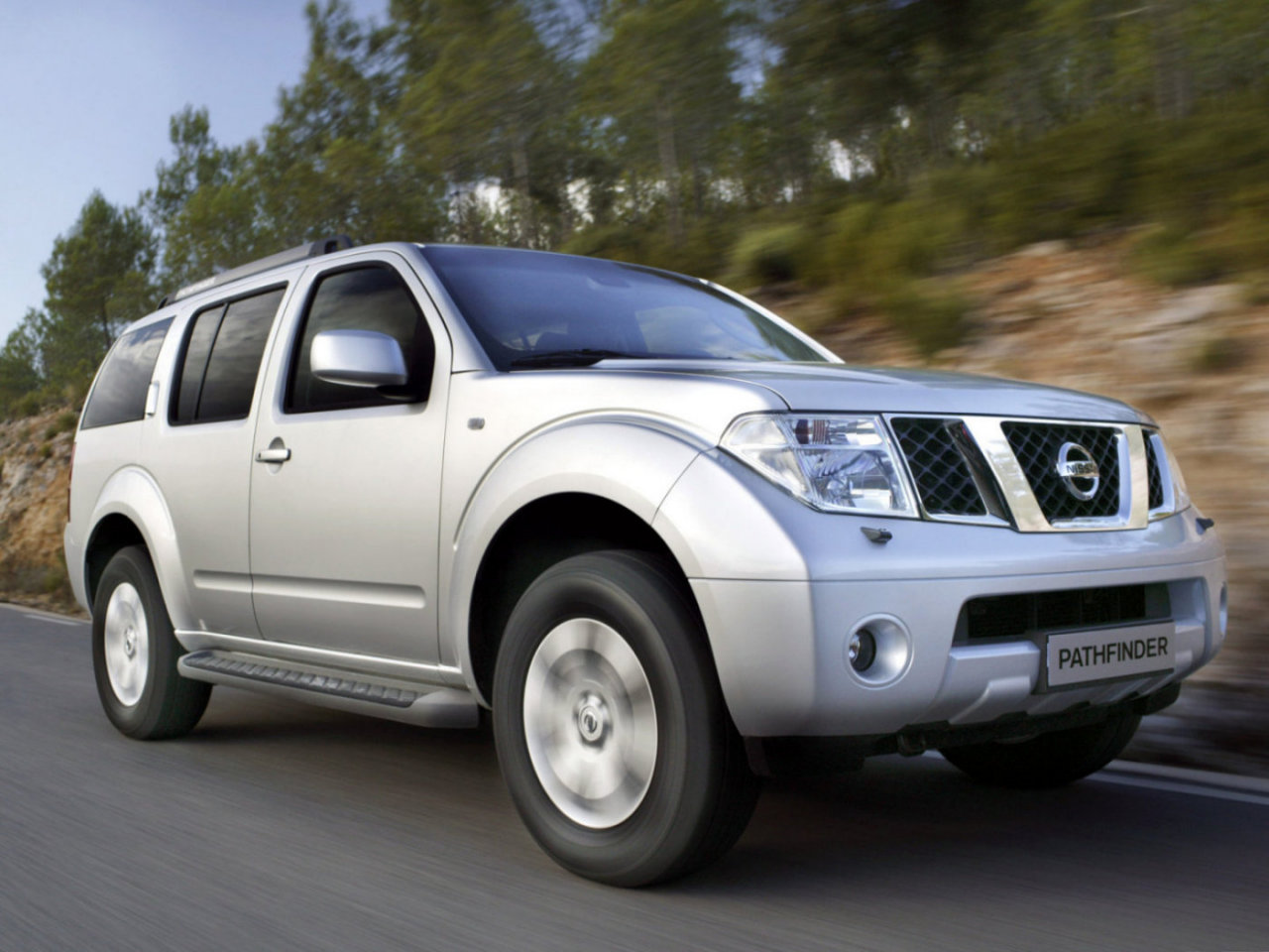 Первооткрыватель Nissan Pathfinder