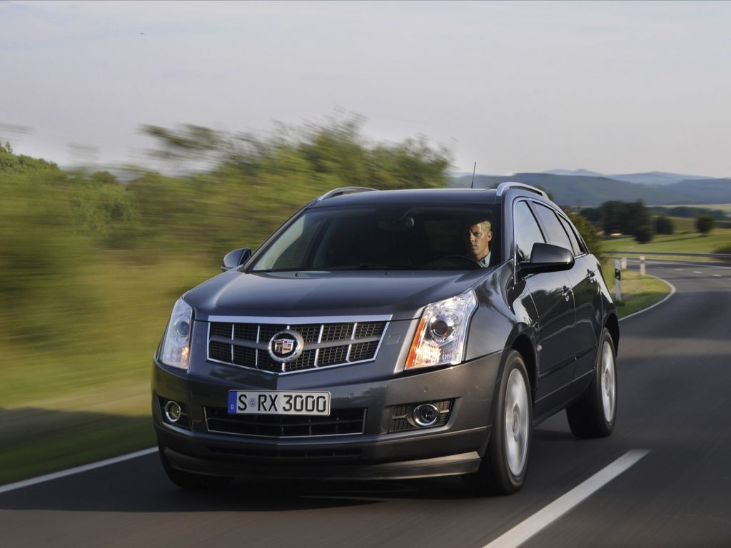 Cadillac SRX 2011, который требует к себе уважения