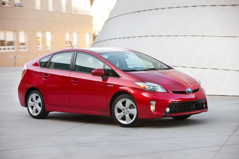 Модернизированный хэтчбек Toyota Prius.