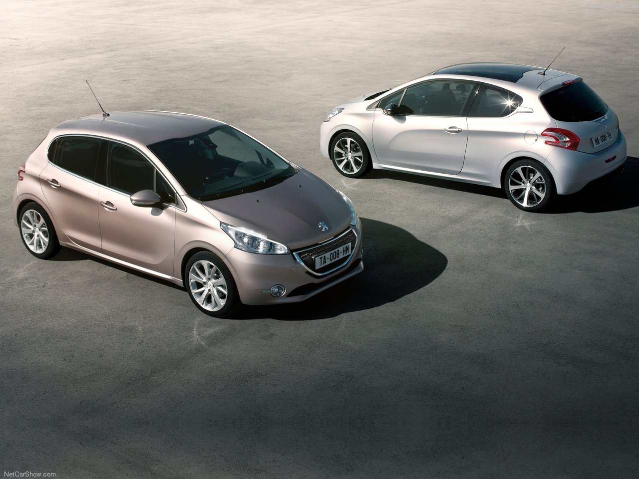 Французская компания рассекретила свой спортивный Peugeot 208