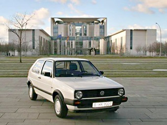 Volkswagen Golf канцлера Германии хотят продать за огромную сумму.