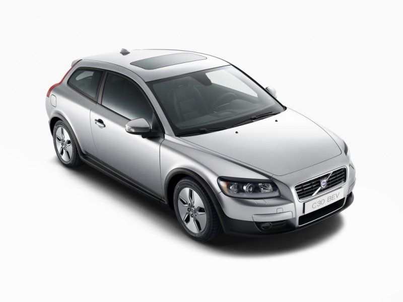 Volvo C30 - электрокар, который работает и зимой и летом