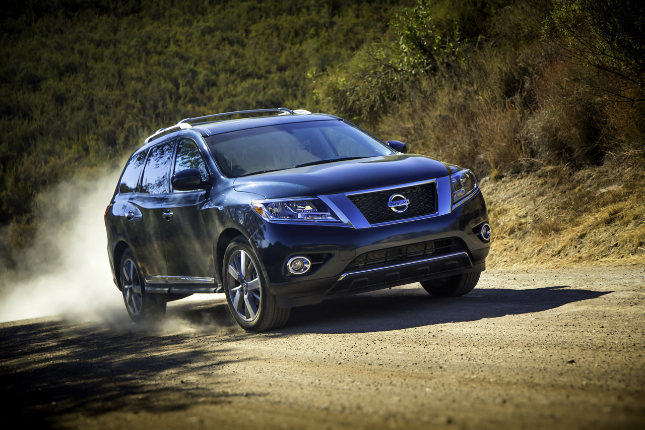 Nissan Pathfinder 2013 год